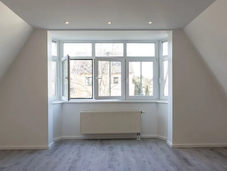 HOMESK - 3-Zimmer-Dachgeschosswohnung mit KFZ-Stellplatz und Süd-Terrasse in Bohnsdorf — photo 1